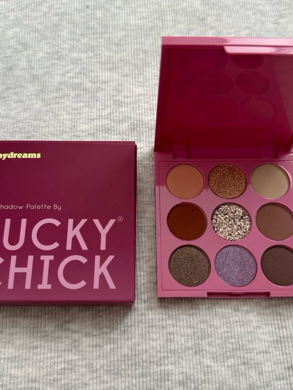 Lucky Chick “Daydreams” Eyeshadow Palette - Picture 3 of 8